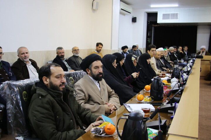تصاویر|برگزاری نشست «نسب‌شناسی در مکتب اهل‌بیت(ع)» در حوزه علمیه اصفهان