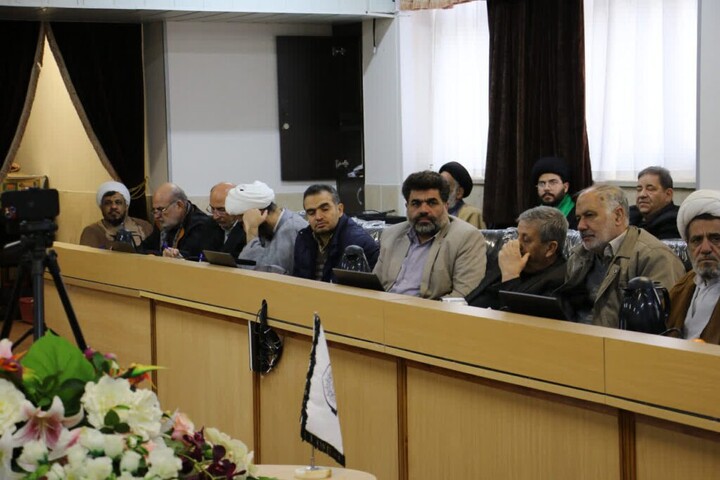 تصاویر|برگزاری نشست «نسب‌شناسی در مکتب اهل‌بیت(ع)» در حوزه علمیه اصفهان