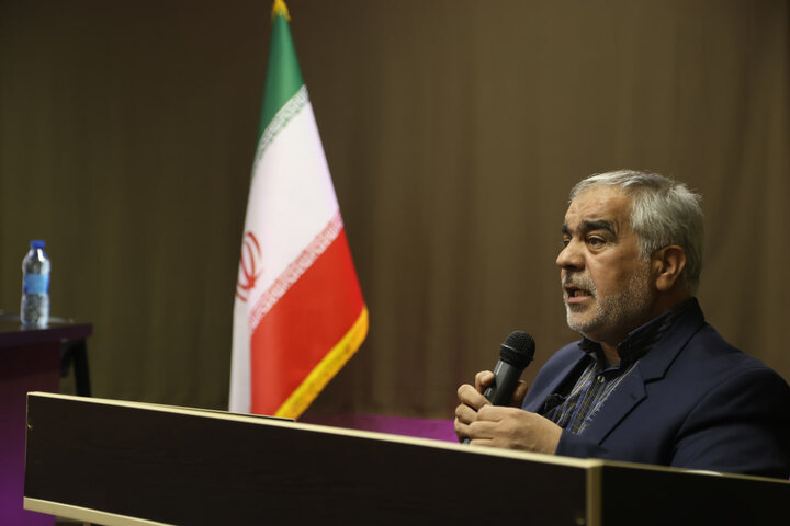 تصاویر / همایش مشترک ائمه جمعه استان، مدیران مدارس علمیه خواهران و اعضای هیئت امنای حوزه علمیه خواهران استان در شهر کبودرآهنگ