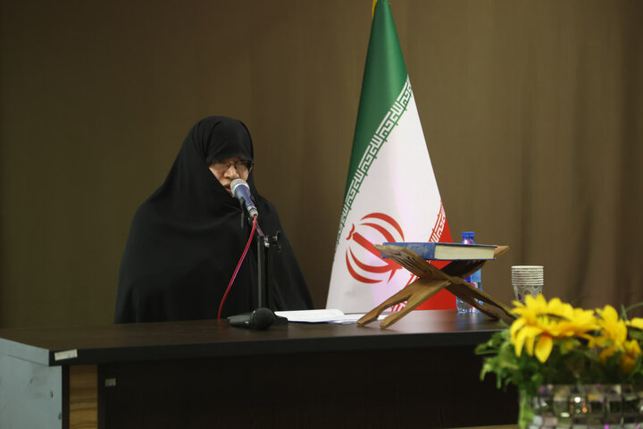 تصاویر / همایش مشترک ائمه جمعه استان، مدیران مدارس علمیه خواهران و اعضای هیئت امنای حوزه علمیه خواهران استان در شهر کبودرآهنگ