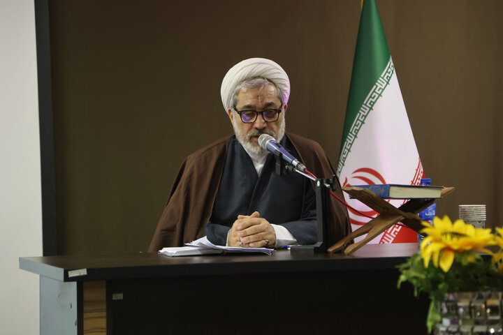 تصاویر / همایش مشترک ائمه جمعه استان، مدیران مدارس علمیه خواهران و اعضای هیئت امنای حوزه علمیه خواهران استان در شهر کبودرآهنگ