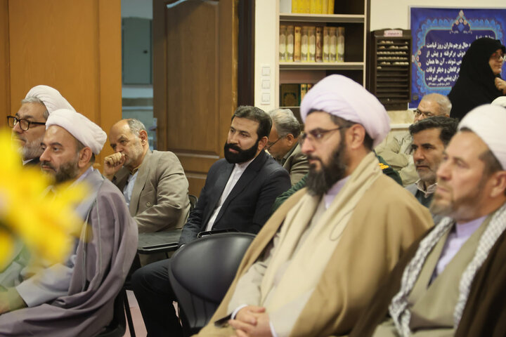 تصاویر / همایش مشترک ائمه جمعه استان، مدیران مدارس علمیه خواهران و اعضای هیئت امنای حوزه علمیه خواهران استان در شهر کبودرآهنگ