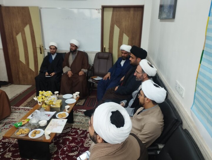 تصاویر/جلسه کمیته جذب مدیران مدارس علمیه استان خوزستان برگزار شد