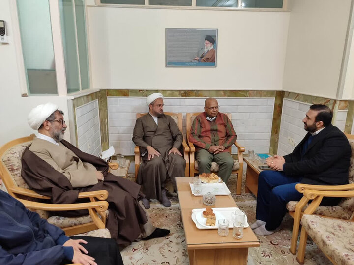 حضور پروفسور فرید اسحاق، اسلام‌شناس برجسته و استاد دانشگاه هاروارد در دانشگاه باقرالعلوم(ع) در قم