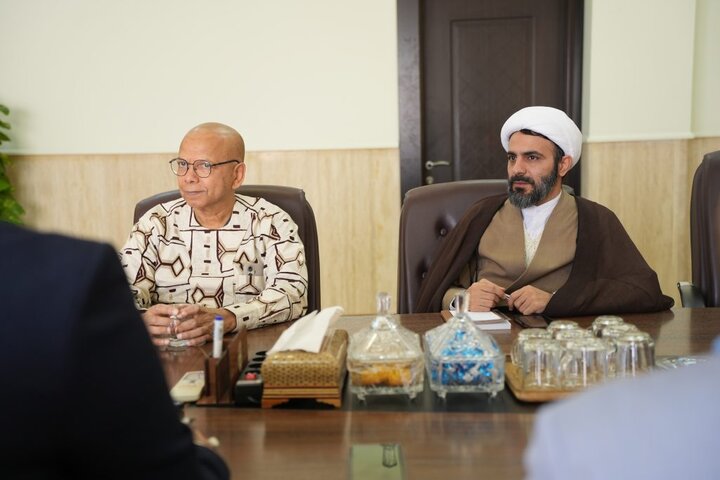 حضور پروفسور فرید اسحاق، اسلام‌شناس برجسته و استاد دانشگاه هاروارد در دانشگاه باقرالعلوم(ع) در قم