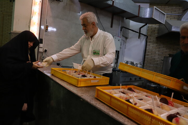 حال و هوای حرم در شب ولادت امام محمد باقر (ع) و شب یلدا