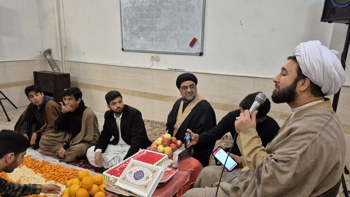 تصاویر/ دورهمی یلدایی طلبگی مدرسه علمیه آیت‌الله مصطفوی(ره) کاشان