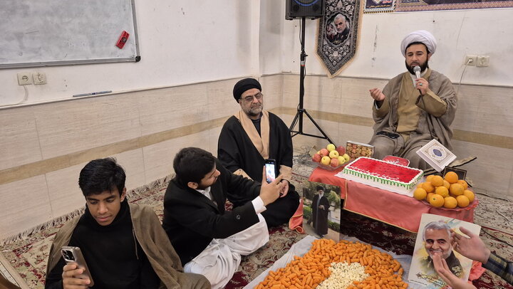 تصاویر/ دورهمی یلدایی طلبگی مدرسه علمیه آیت‌الله مصطفوی(ره) کاشان