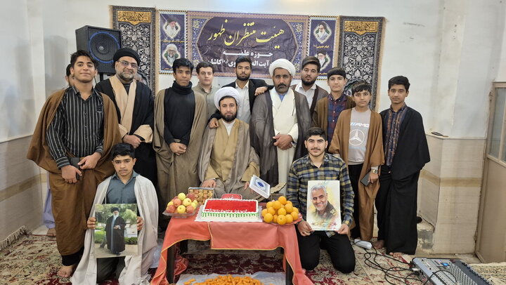 تصاویر/ دورهمی یلدایی طلبگی مدرسه علمیه آیت‌الله مصطفوی(ره) کاشان