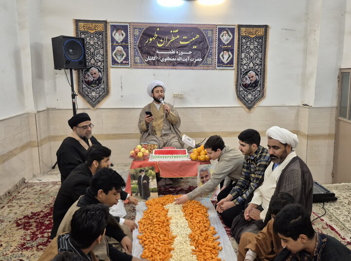 تصاویر/ دورهمی یلدایی طلبگی مدرسه علمیه آیت‌الله مصطفوی(ره) کاشان