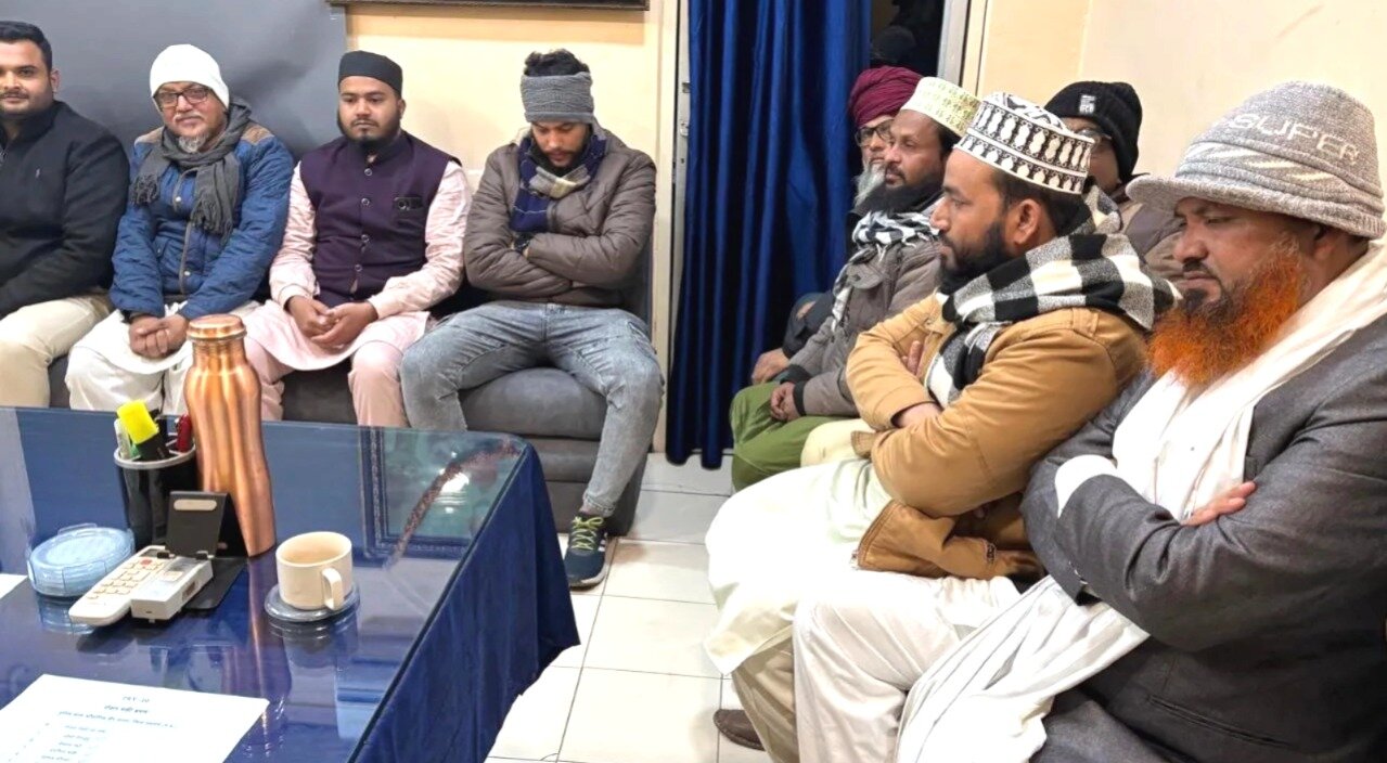 رتلام میں قرآنِ مقدس کی بے حرمتی کا الزام، احتجاج کے بعد ریٹائرڈ ٹیچر کے خلاف مقدمہ درج