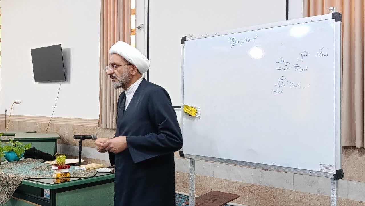 تصاویر/ درس اخلاق مدرسه علمیه حضرت زینب(س) کرمان