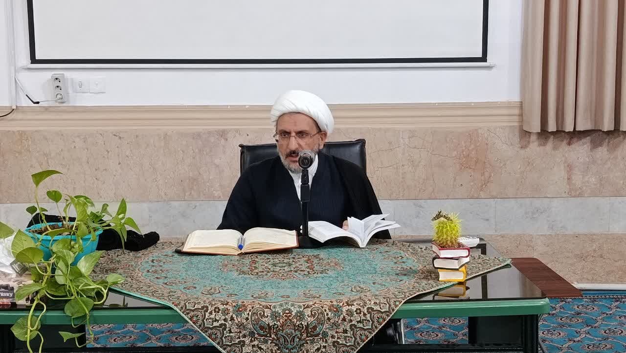 تصاویر/ درس اخلاق مدرسه علمیه حضرت زینب(س) کرمان