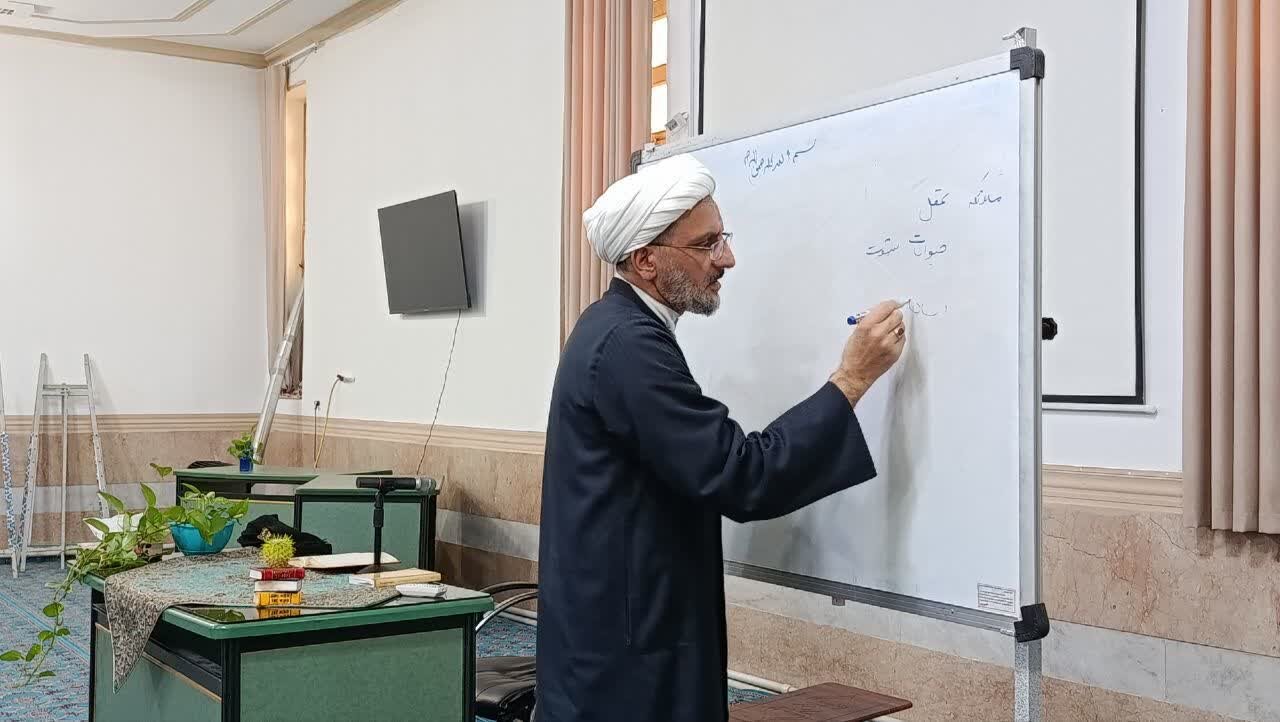 تصاویر/ درس اخلاق مدرسه علمیه حضرت زینب(س) کرمان