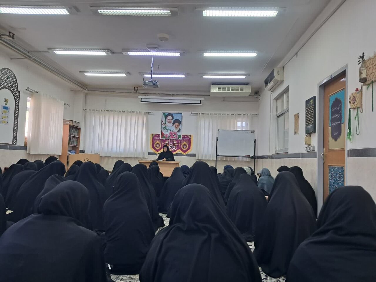 برگزاری نشست «اراده و نقش آن در رشد تحصیلی و فردی» با حضور طلاب خواهر میبدی