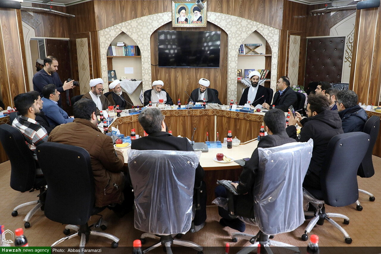 وحدت حوزه و دانشگاه نیازمند ورود به عرصههای نوین علمی است/ حب وطن؛ پیوند ایمان و هویت ملی