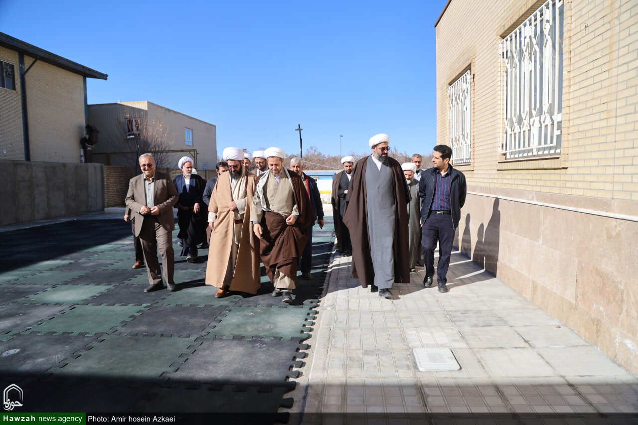 تصاویر / بازدید نماینده ولی فقیه در استان همدان از مدرسه علمیه خواهران کبودراهنگ