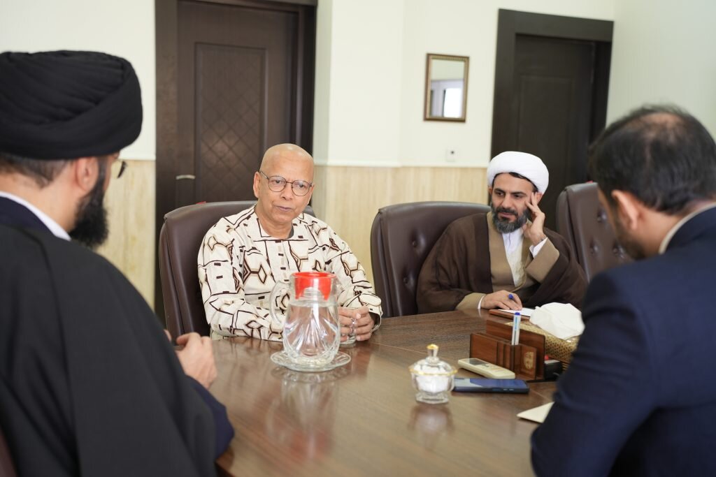 Dünyanın görkəmli islamşünası Baqirul-ulum (ə) Universitetində iştirak edib