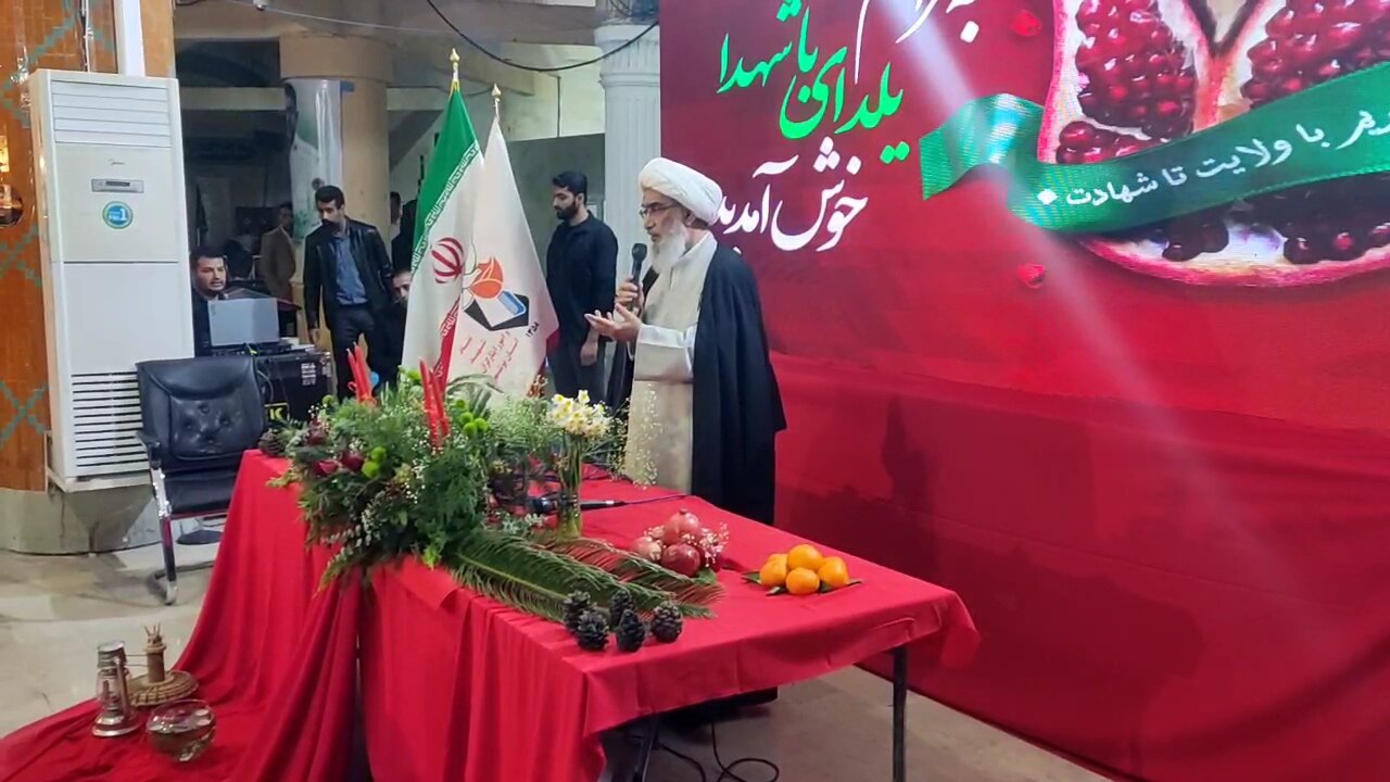 فیلم| مراسم ویژه شب یلدا در گلزار شهدای بوشهر