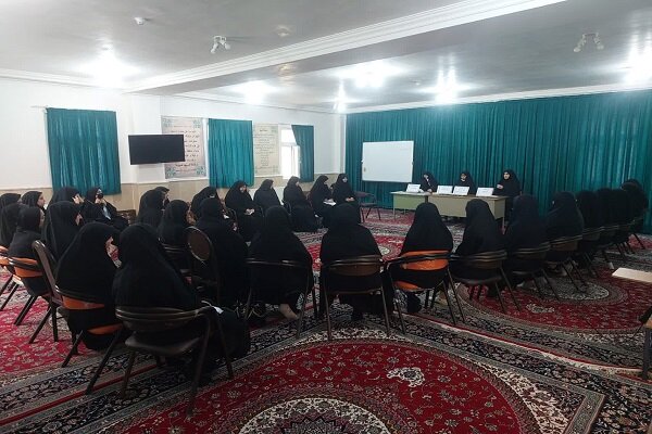 کرسی علمی "طلبه کارآمد؛ کنشگر و فعال یا منفعل" در پارسآباد برگزار شد+ عکس