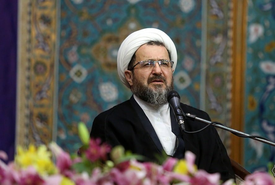 रजब का महीना; नमाज़, काम और खुद की ट्रेनिंग के ज़रिए इमाम-ए-अस्र (अ) के आने की तैयारी करने का सबसे अच्छा मौका