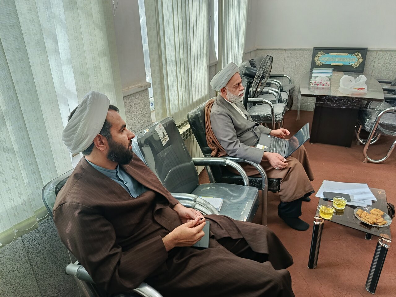 جلسه شورای پژوهش حوزه علمیه استان کرمان با حضور مدیر حوزه علمیه استان، معاون پژوهش و مسئولان پژوهشی مدارس و مراکز تخصصی.