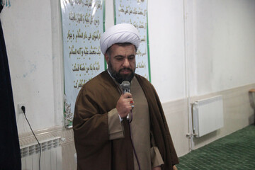 طلاب احکام و قوانین الهی را به بهترین شیوه برای مردم بازگو کنند