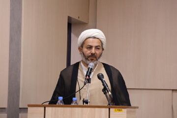 ارتباط حوزه و دانشگاه برای حل مسائل جامعه مورد توجه باشد