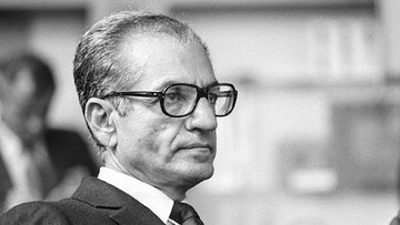 شاه به خود حکم داد؛ ریاست عالی کمیته ملی پیکار با بی‌سوادی!