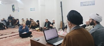 حوزه علمیه باید در خط مقدم تقابل با دشمن و پاسخ به نیازهای نوظهور جامعه باشد