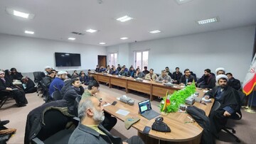 تصاویر/ نشست توانمندسازی فعالان اعتکاف در اردکان برگزار شد