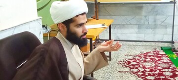 بررسی صفت رذیله «ریا» در جلسه هفتگی درس اخلاق مدرسه علمیه قائمیه بم+عکس