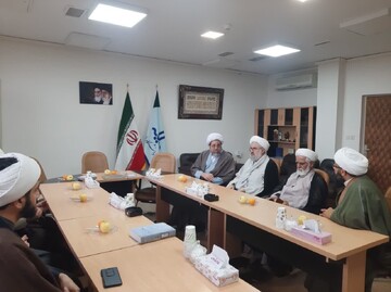 وحدت حوزه و دانشگاه، مسیر پیشرفت علمی و فرهنگی جامعه را هموار می‌کند+عکس