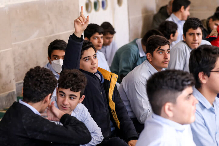 تصاویر / حضور امام جمعه قزوین در دبیرستان متوسطه اول  شهید تهرانی مقدم