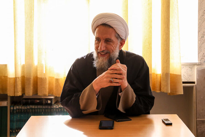 تصاویر / حضور امام جمعه قزوین در دبیرستان متوسطه اول  شهید تهرانی مقدم