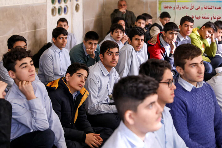 تصاویر / حضور امام جمعه قزوین در دبیرستان متوسطه اول  شهید تهرانی مقدم