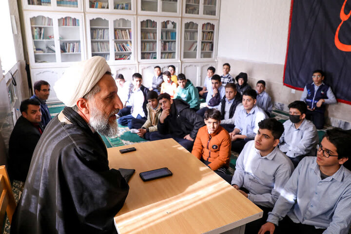 تصاویر / حضور امام جمعه قزوین در دبیرستان متوسطه اول  شهید تهرانی مقدم