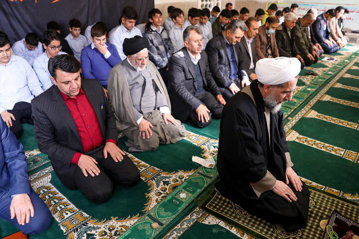 تصاویر / حضور امام جمعه قزوین در دبیرستان متوسطه اول  شهید تهرانی مقدم