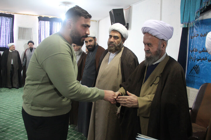 تصاویر / مراسم اختتامیه جشنواره مدرسه‌ای علامه حلی(ره) در مدرسه علمیه شهید مصطفی خمینی (ره) تاکستان