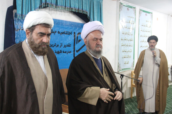 تصاویر / مراسم اختتامیه جشنواره مدرسه‌ای علامه حلی(ره) در مدرسه علمیه شهید مصطفی خمینی (ره) تاکستان