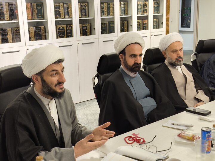 بازدید حجت‌الاسلام والمسلمین عباسی معاون پژوهش حوزه‌های علمیه از موسسه شیخ طوسی و موسسه الدراسات وابسته به عتبه عباسیه