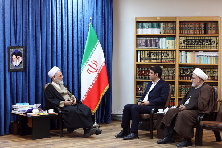 تصاویر/ دیدار استاندار کردستان با آیت الله اعرافی