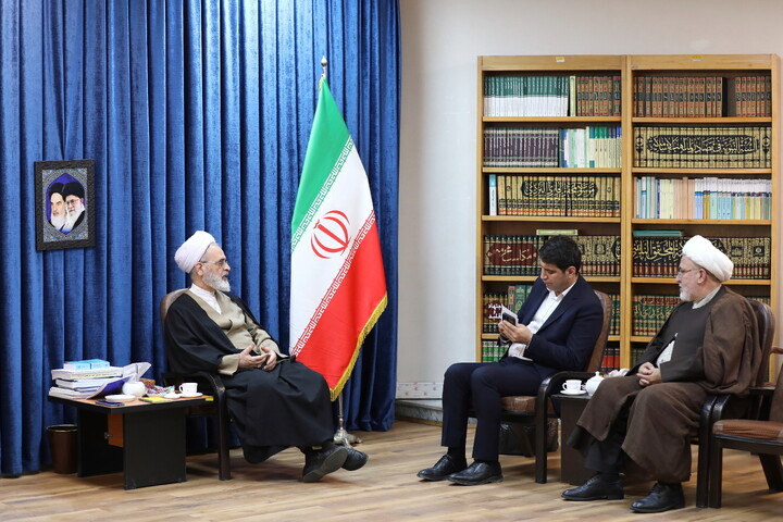 تصاویر/ دیدار استاندار کردستان با آیت الله اعرافی