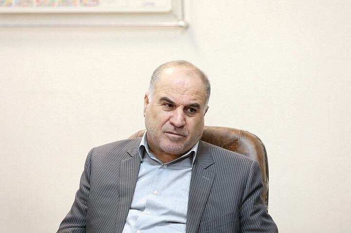 تصاویر/ دیدار مدیرکل ثبت‌ احوال قم با آیت الله اعرافی