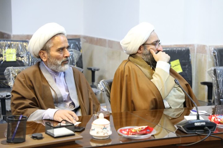 تصاویر/ جلسه بصیرتی با موضوع نقد قرآن بسندگی ویژه کادر مدارس یزد