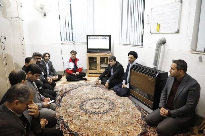 بازدید و نشست صمیمی مسئولان شهرستان اردکان از پایگاه های جمعیت هلال‌احمر