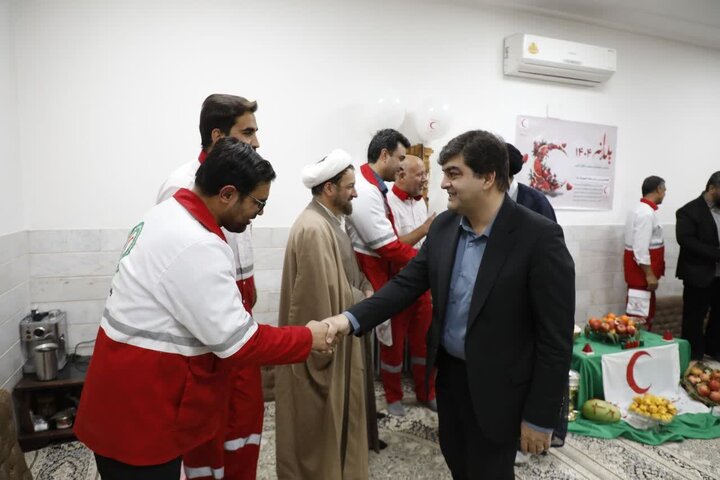 بازدید و نشست صمیمی مسئولان شهرستان اردکان از پایگاه های جمعیت هلال‌احمر