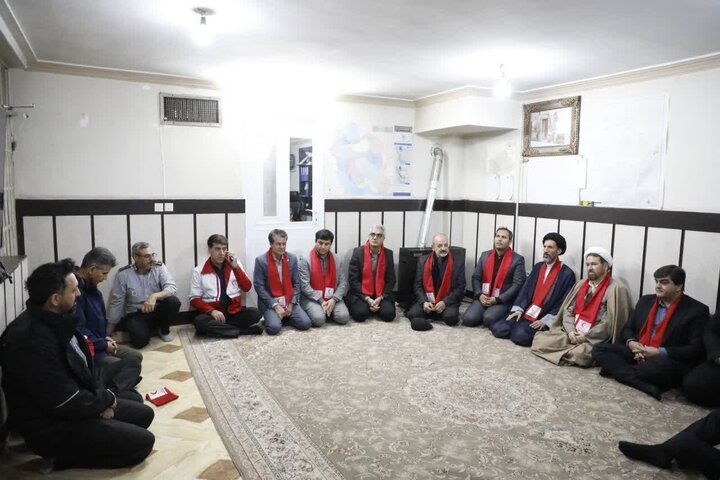 بازدید و نشست صمیمی مسئولان شهرستان اردکان از پایگاه های جمعیت هلال‌احمر