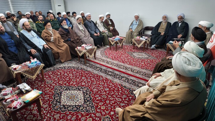 تصاویر|دیدار رابطین مناطق ده‌گانه امور مساجد اصفهان با امام جمعه اصفهان