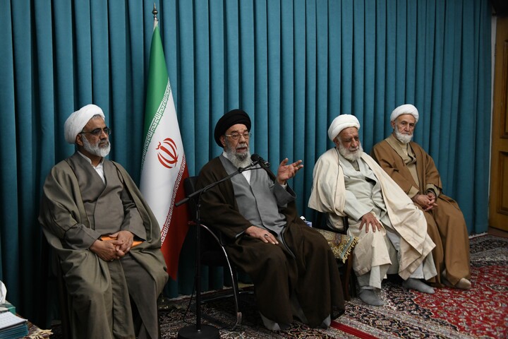 تصاویر|دیدار رابطین مناطق ده‌گانه امور مساجد اصفهان با امام جمعه اصفهان